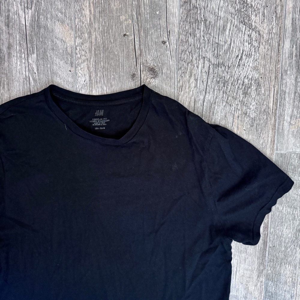 H&M Men's Black T-Shirt Short Sleeve Tee Large